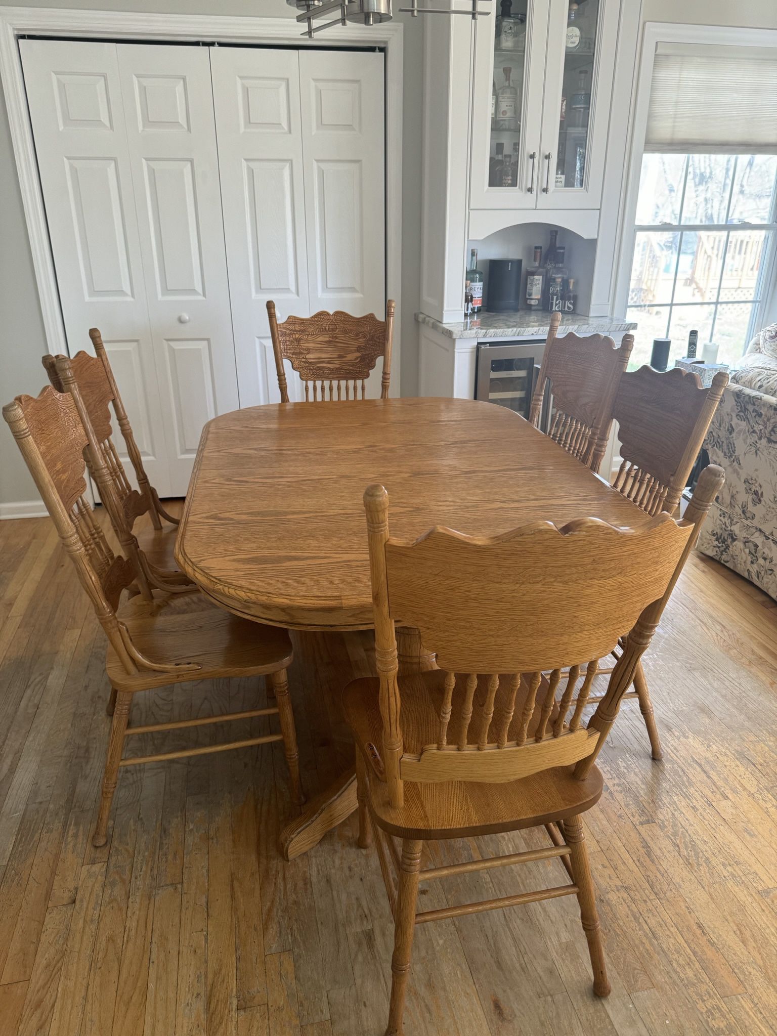 Kitchen Table Oak Table W 6 Chairs - W/leafs - NICE SET!!