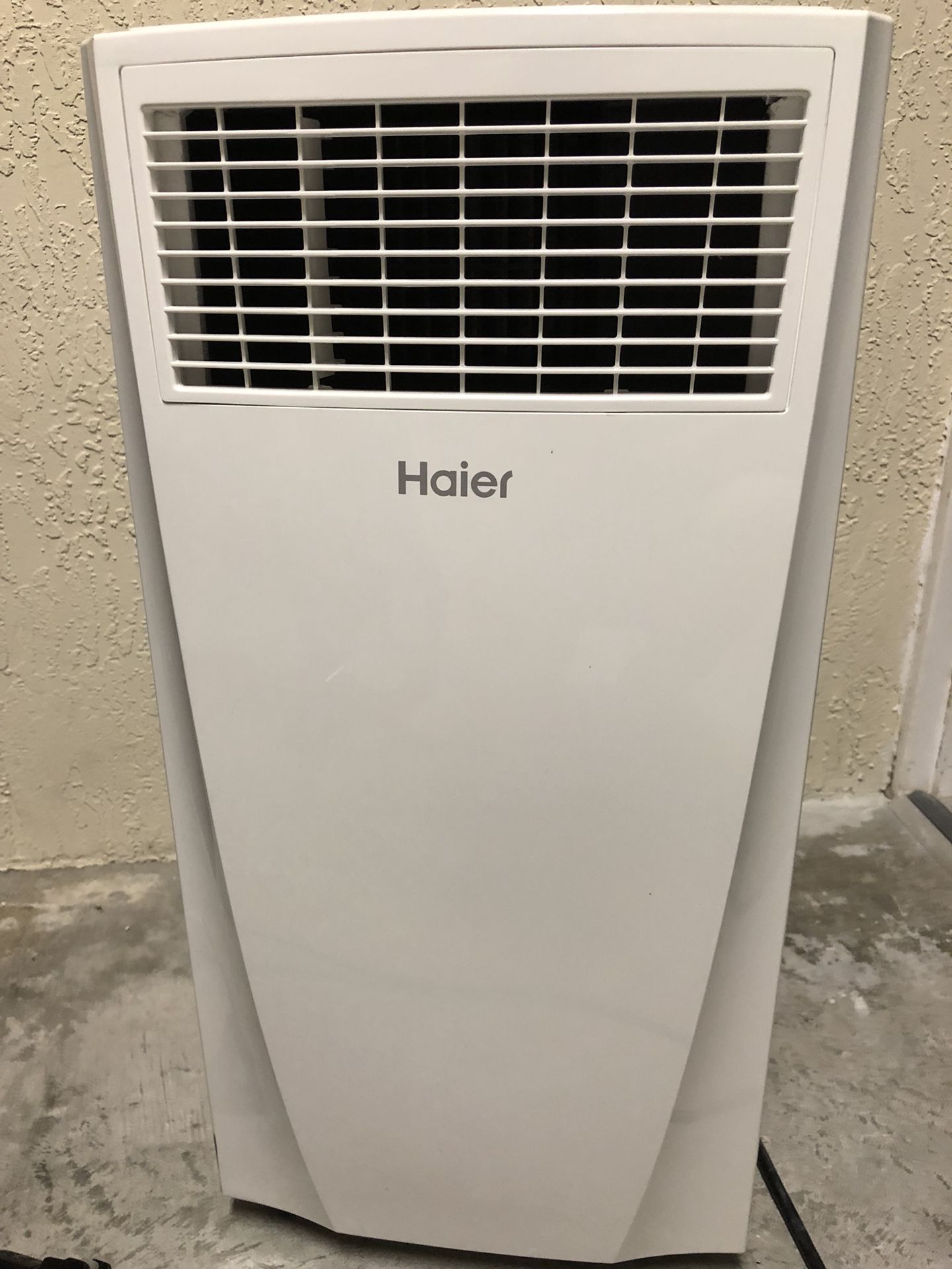 HAIER 10,000-BTU Portable Air Conditioner