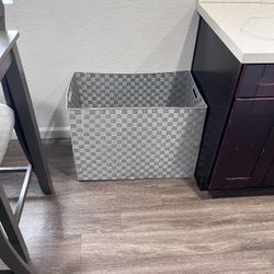 Big toy box like new