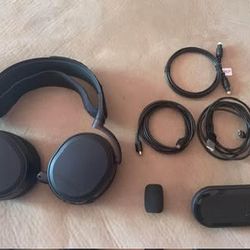 Steelseries Arctis Pro Wired Gaming Headset + Gamedac