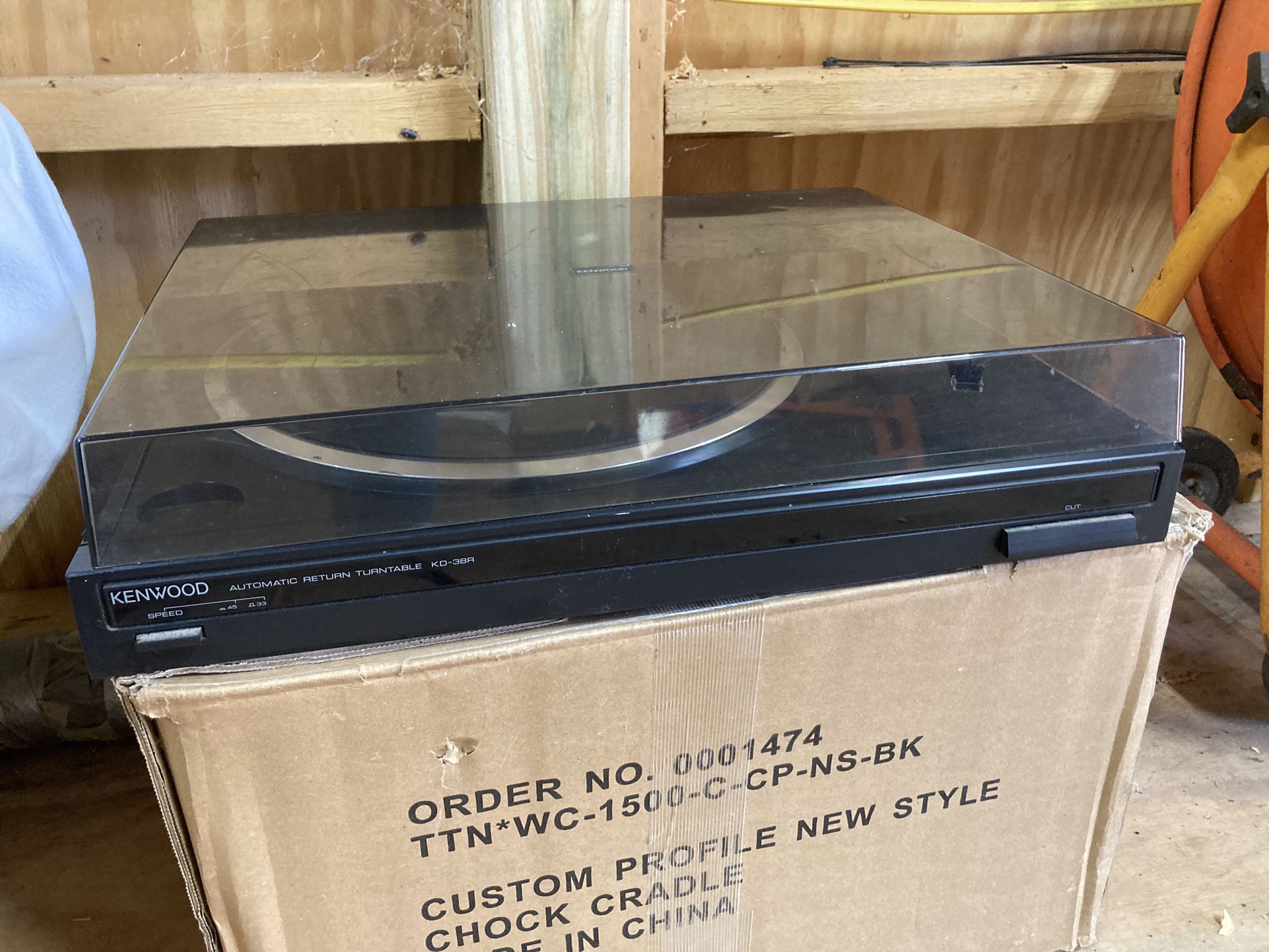 Realistic And Kenwood Turntables And 2 Speakers