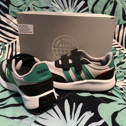 ADIDAS SHOES FOR KIDS SIZE 13k