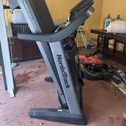 Nordic Track Treadmill 2950 Commercial 