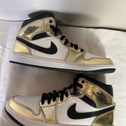 Air Jordan 1 Mid Metallic Gold