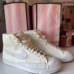 Nike Blazers Mid 77s Vintage