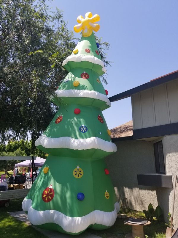 inflatable christmas tree 16 ft for Sale in Bakersfield ...