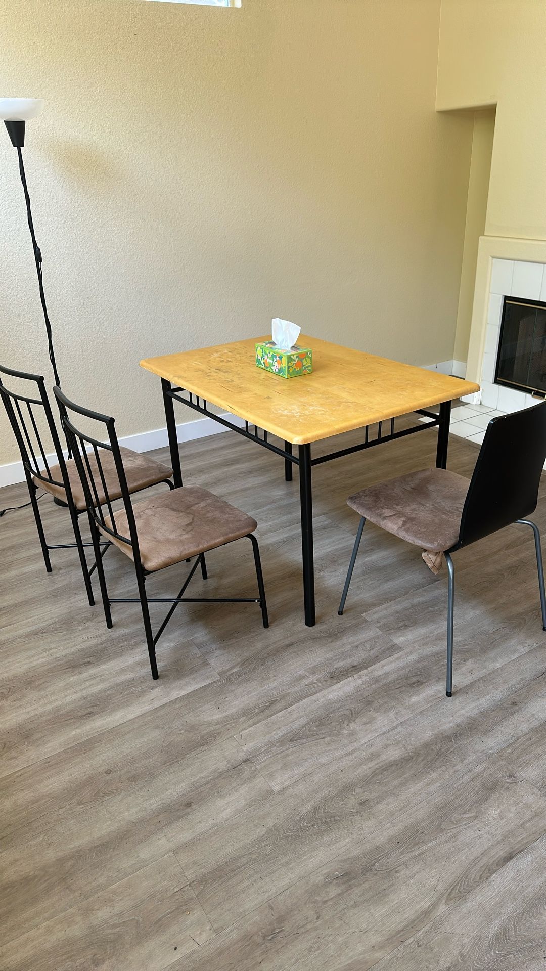 table+3 Chairs