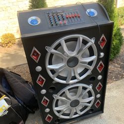 Max Power DJ Speaker!! $150 OR MAKE AN OFFER.