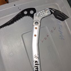 Simond. Ice axe. 45cm.