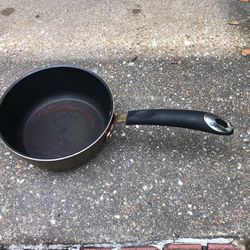 Free sauce pan