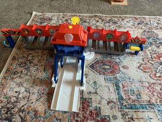 PAW Patrol Big Truck Pups, Truck Stop HQ with Vehicle, 3ft. Wide Playset