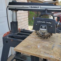 DeWalt 12” Radial Arm Sliding Compond Miter Saw  