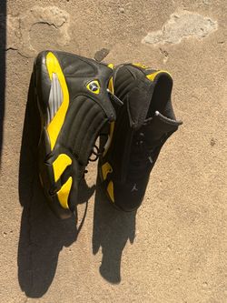Jordan 14 size 10 thunder