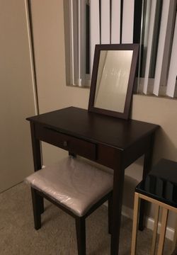 Makeup desk/vanity