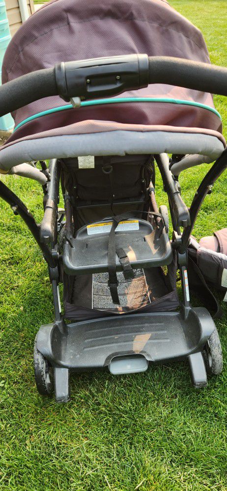 Please look at all the pictures.. Two strollers.. The double stroller wanted the seats are broken... Make offer..