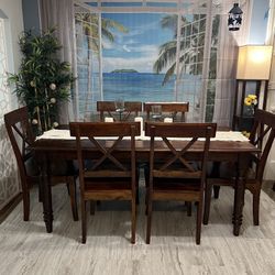  Beautiful Solid Dining Set Rustic Style Very Good Condition!! Table With 6 Chairs. I can Deliver 