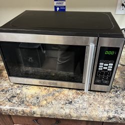 BLACK + DECKER MICROWAVE 