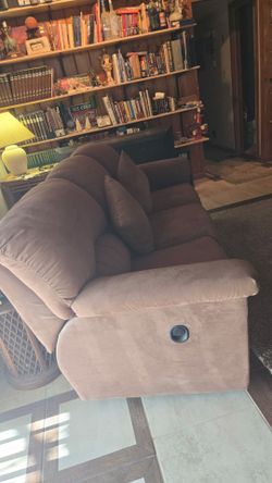 Clean Lazy Boy Couch 500 Recliner 100. Like New.