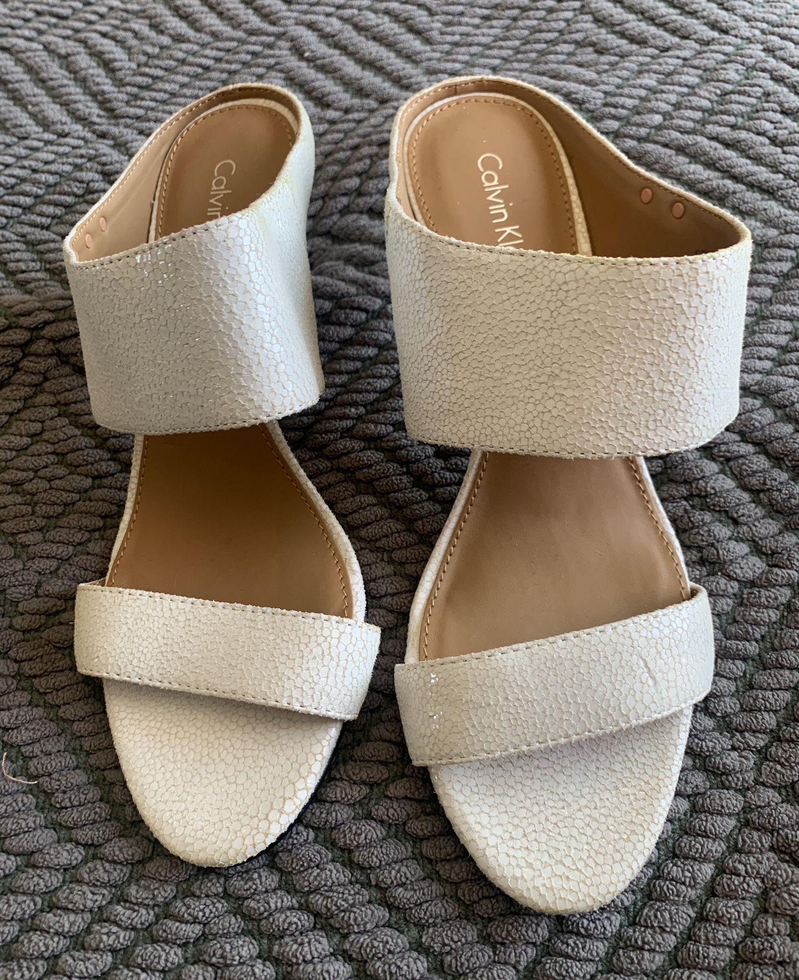 Calvin Klein, women’s heels size 6.5 white