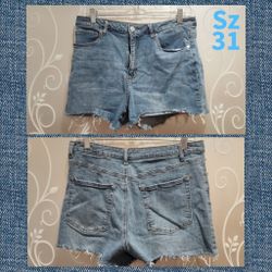 WOMENS FOREVER 21 DENIM SHORTS SIZE 31
