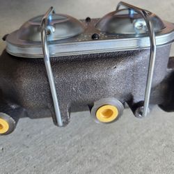 Chevrolet Master cylinder, NEW.