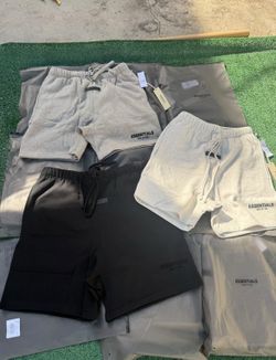 Essentials Shorts