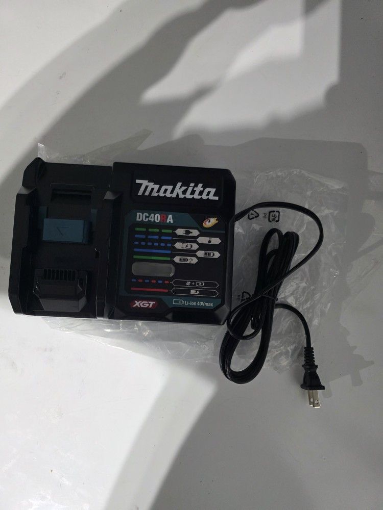 Makita 40v Charger 