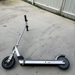 Patineta De Bateria.