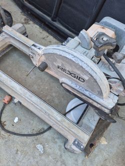 Wetsaw tile cutter