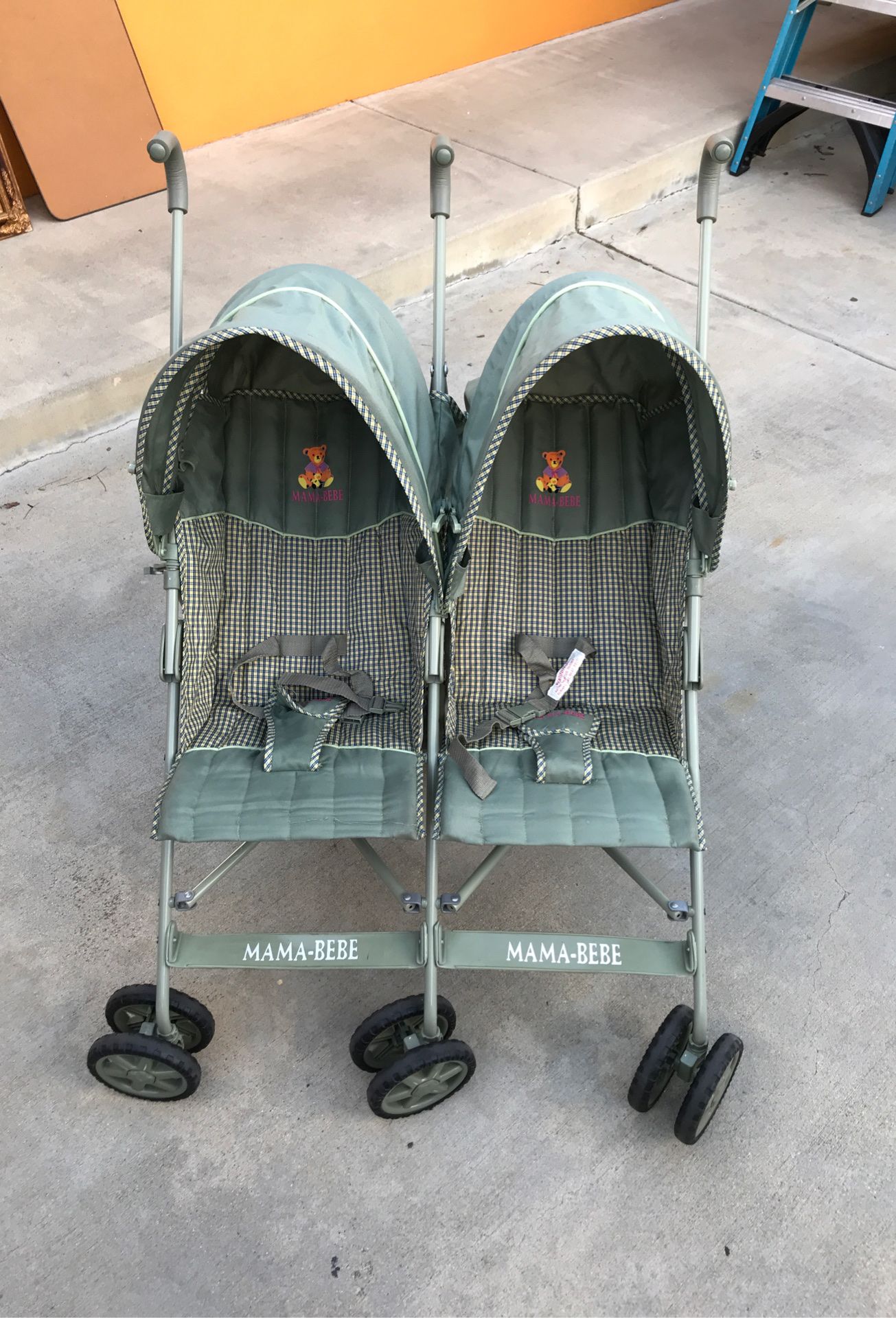 Twin stroller