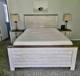 Ashley Queen Bedroom Set – Bed Frame, Dresser & 2 Nightstands