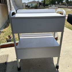 Esthetician Table On Wheels