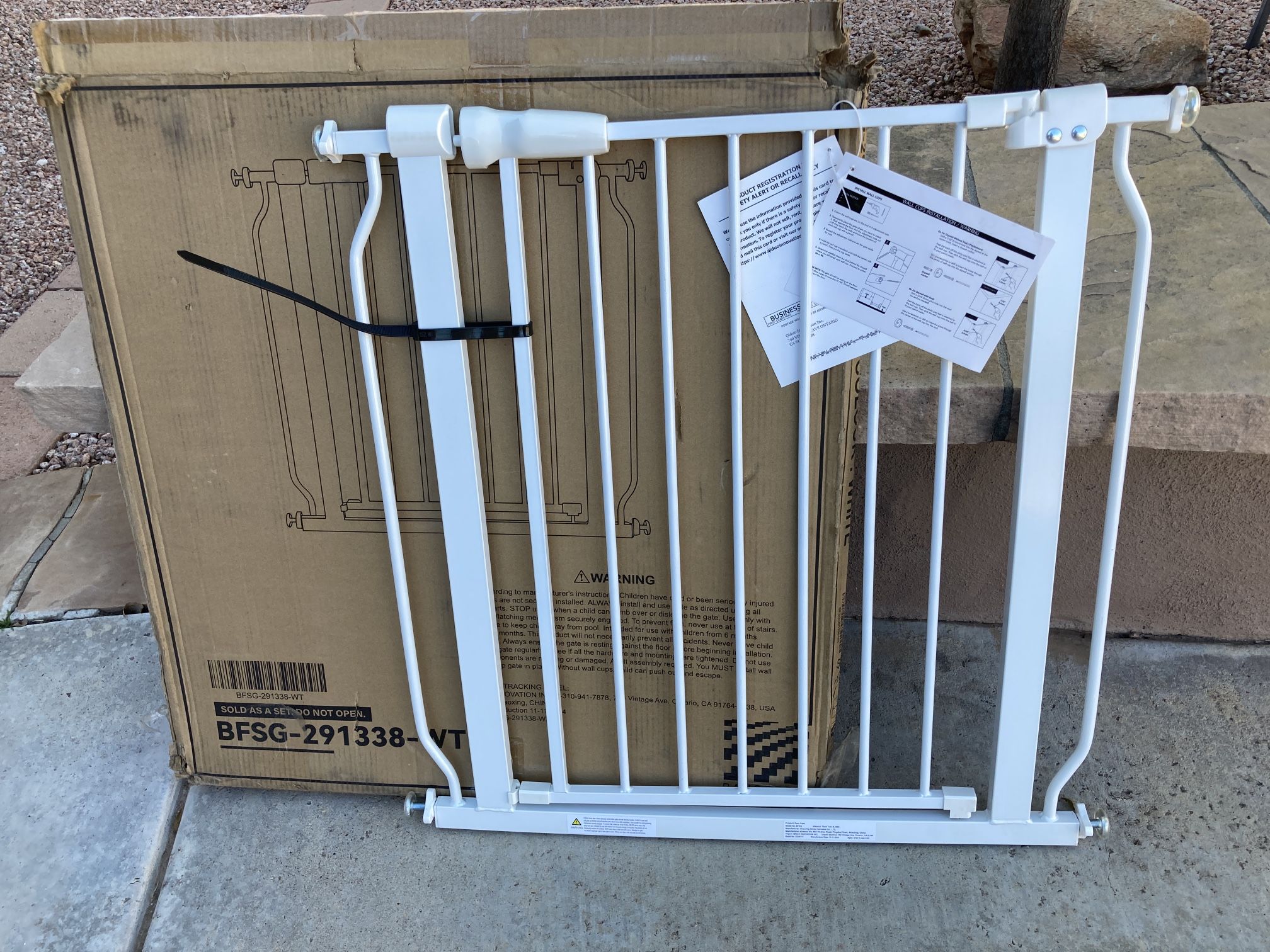 BalanceFrom Easy Walk-Thru Safety Gate