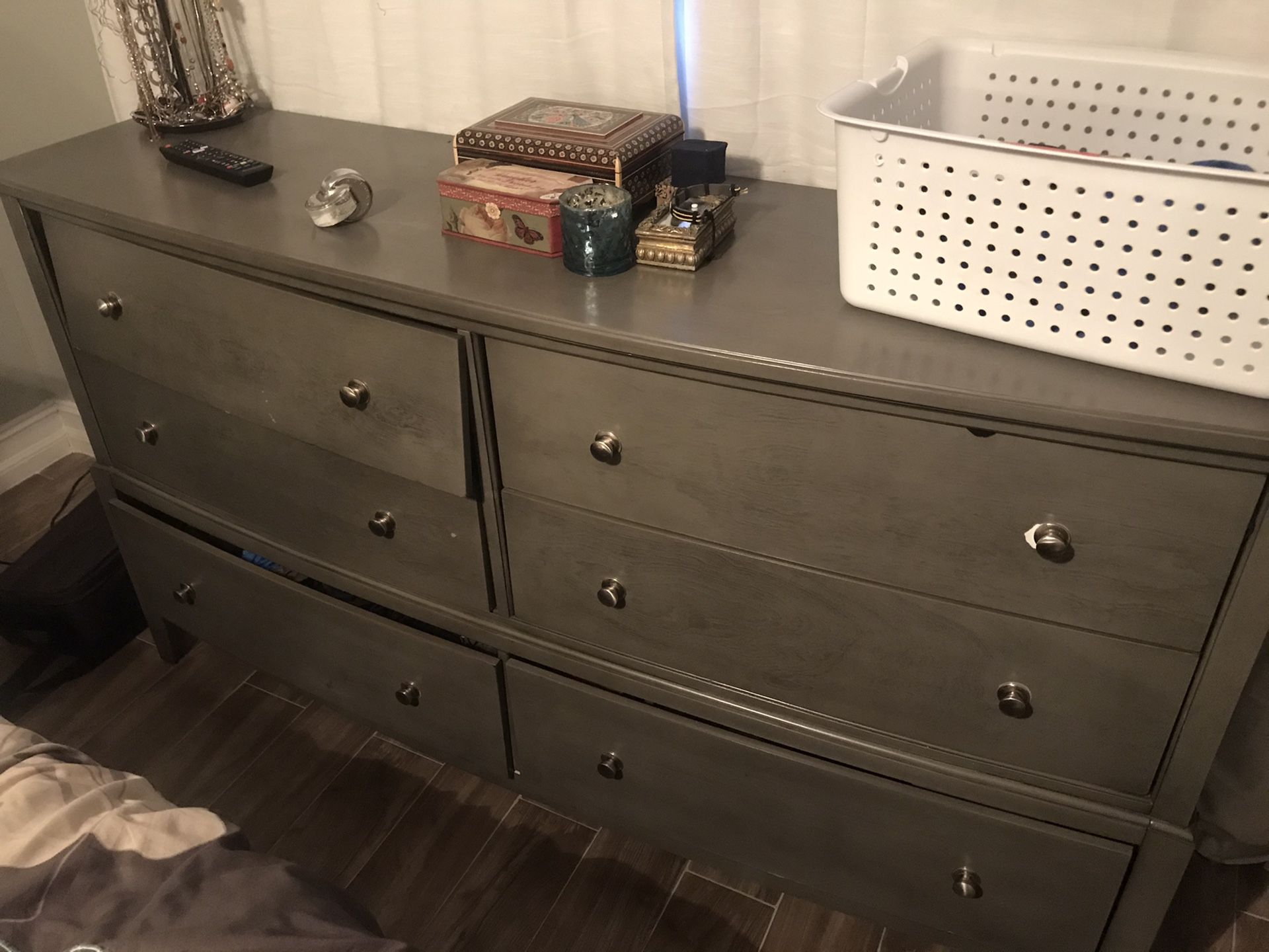 Rooms To Go Dresser with Mirror