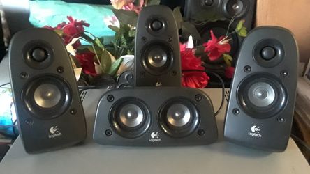 4 Logitech Z-506 Desktop Speakers 1-center and 3 upright $20