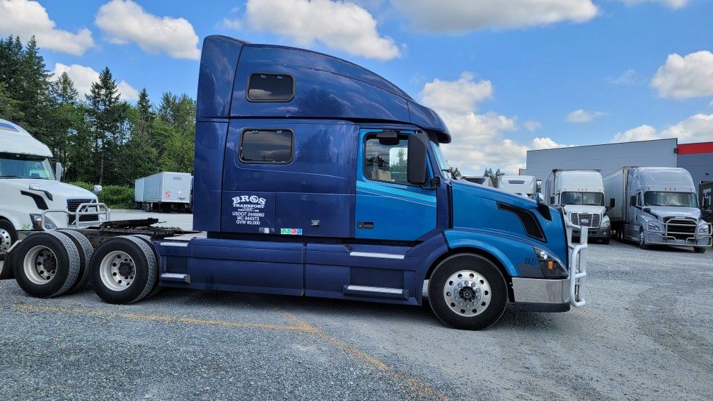 2008 Volvo VNL
