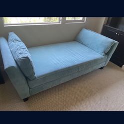 *Free Delivery* Jonathan Louis Daybed Couch Sofa