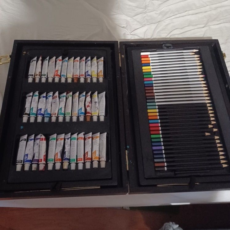 Artist Watercolors And Pencils Set