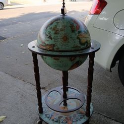 Design Toscano Globe Bar Liquor Cabinet On Wheels 