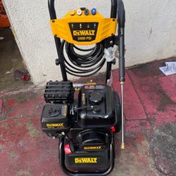 Dewalt 3300 psi pressure washer like new condition As Is 