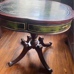 1930 Vintage Table Beautiful 