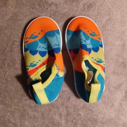New Speedo Water Shoes Size Small
