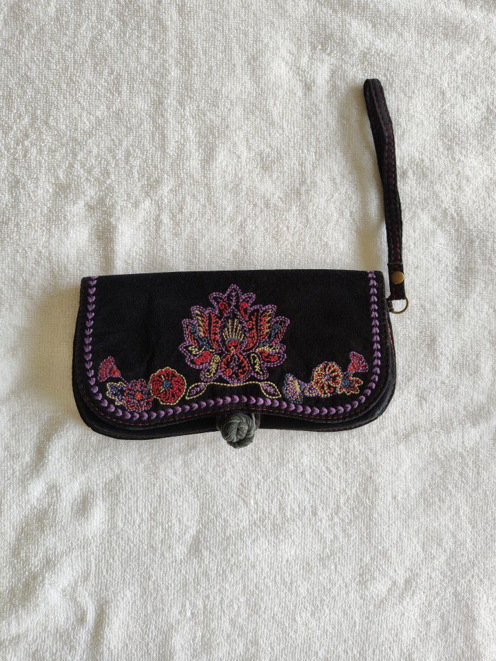 Lucky Brand Suede Floral Black Wristlet/Clutch 