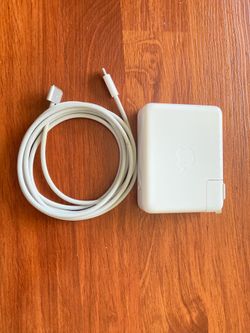 USB-C 140w power adapter and USB-C MagSafe 3 cable