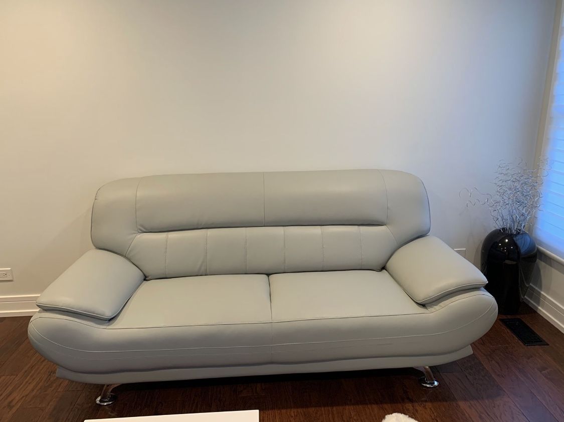Brand New Beautiful Leather Sofa