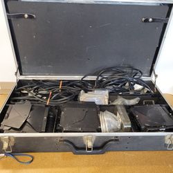 Lowel Tota Light Kit w/ Hard Case, 3 Lights, , 3 Cords, Omni-Stand And Extras