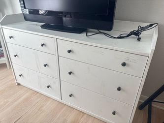White Wood Dresser with 8 Drawers