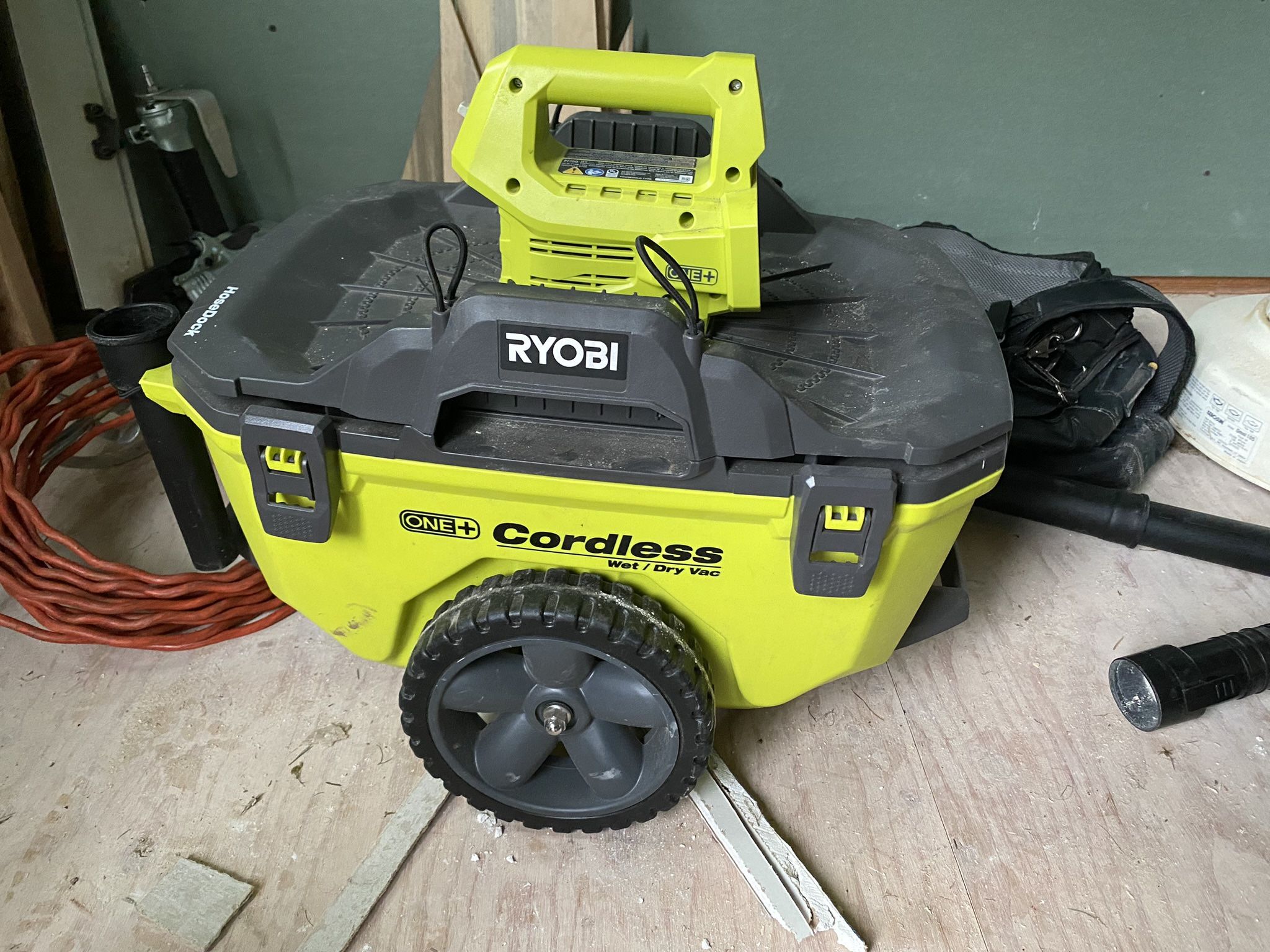 Battery Powered Shop Vac