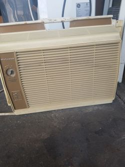 A/C Widow Air Acondition