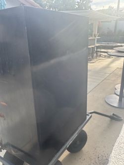 Metal locker
